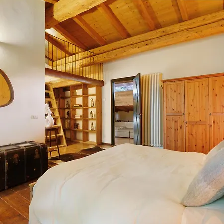 Cà Bossi Retreat Above Villa